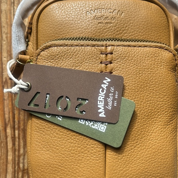 NWT American Leather Co. Cleveland Mini Crossbody - Picture 2 of 2
